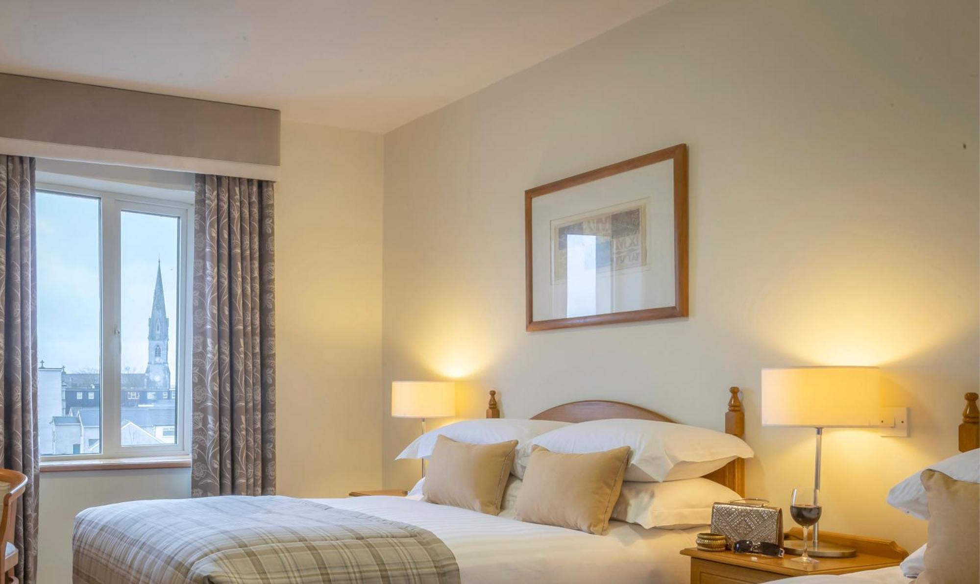 Temple Gate Hotel Ennis Eksteriør bilde