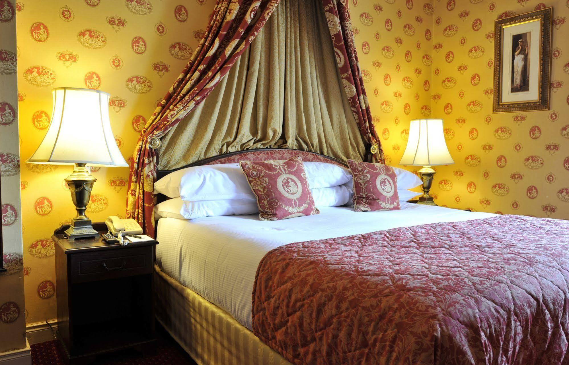 Temple Gate Hotel Ennis Eksteriør bilde